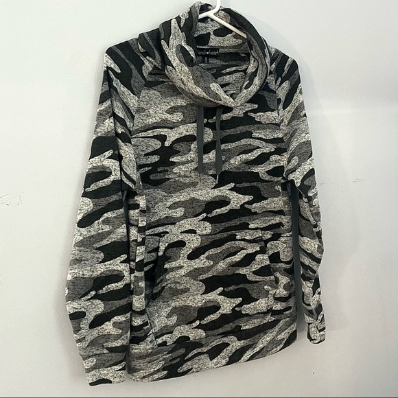Derek Heart Camouflaged Cowl Neck Sweater - Picture 2 of 4